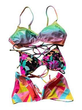 NOBO Lot of 3 Triangle Bikini Tops Size S Junior‎ NWOT Halter Tie